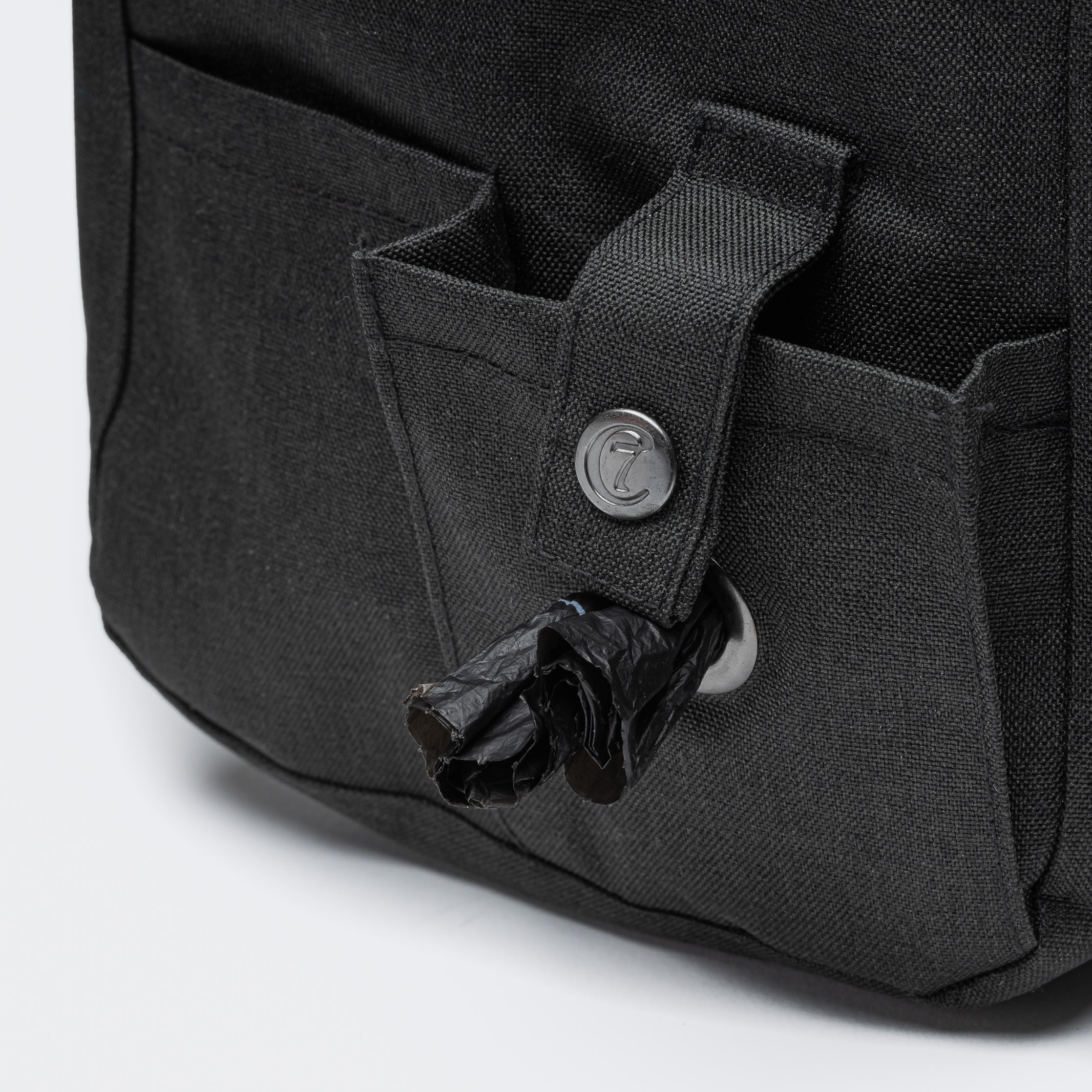 CLOUD7 - Leckerlibeutel Black