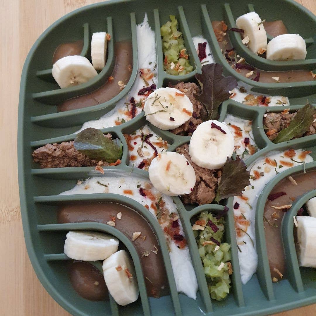 Woofstuff – Beschäftigungsspielzeug Slow Feeder TASTY Olive